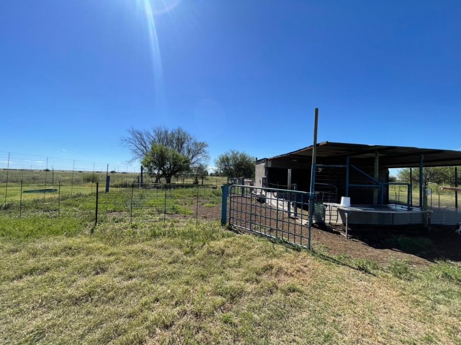 6 Bedroom Property for Sale in Bloemhof Rural North West